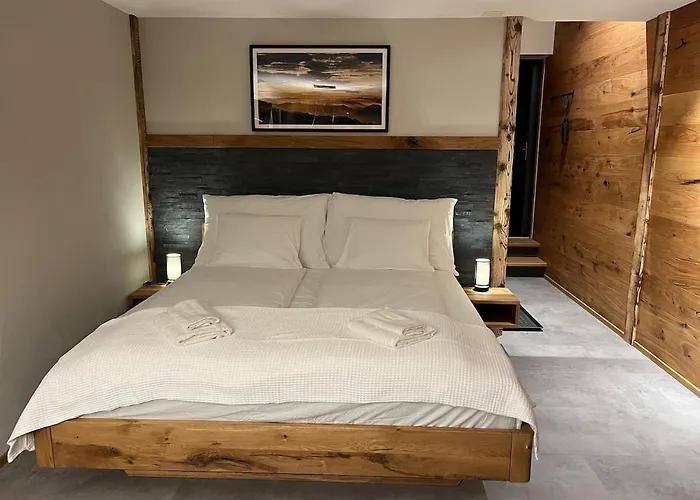 Mountain Homes -base Camp * Bönigen